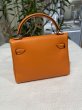 画像2: 【新品同様品】HERMES エルメス ケリードール ヴォーガリバー オレンジ シルバー金具 D刻印□ ヴィンテージ 中古 ハンドバッグ ショルダーバッグ 2WAYバッグ 本革 レザー カーフ スイフト レディース 女性用 ブランド 希少 レア プレゼント ギフト バック (2)