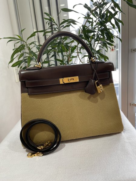 画像1: 【新品同様品】HERMES エルメスケリー 32 内縫い エバーカーフ×ヴォートロイカ エベーヌ×タバックキャメル ゴールド金具 K刻印□ ハラコ コンビ 中古 ハンドバッグ ショルダーバッグ 2WAYバッグ レディース 女性用 ブランド 本革 レザー ブラウン 希少 レア バック (1)