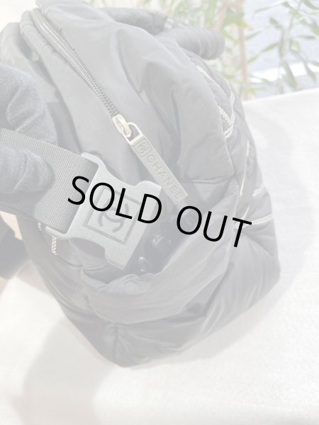 画像6: 【極美品】CHANEL シャネル ココマーク ロゴ 2WAY ボストンバッグ スポーツライン ナイロン×ラバー ブラック×ホワイト マットシルバー金具 中古 ショルダーバッグ ハンドバッグ レディース 女性用 メンズ 男性用 ユニセックス ブランド 黒 レア プレゼント バック (6)