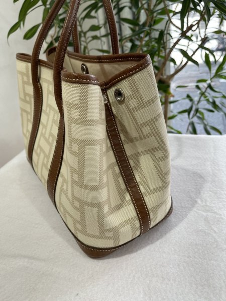 画像4: 【極美品】HERMES エルメス ガーデンパーティ 30 TPM トワルモザイク×ブッフル マロン シルバー金具 L刻印□ ブラウン コンビ 中古 ハンドバッグ トートバッグ レディース 女性用 本革 レザー カーフ 茶色 ブランド 希少 レア プレゼント ギフト バック (4)