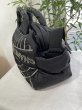 画像5: 【極美品】CHANEL シャネル ココマーク ロゴ 2WAY ボストンバッグ スポーツライン ナイロン×ラバー ブラック×ホワイト マットシルバー金具 中古 ショルダーバッグ ハンドバッグ レディース 女性用 メンズ 男性用 ユニセックス ブランド 黒 レア プレゼント バック (5)
