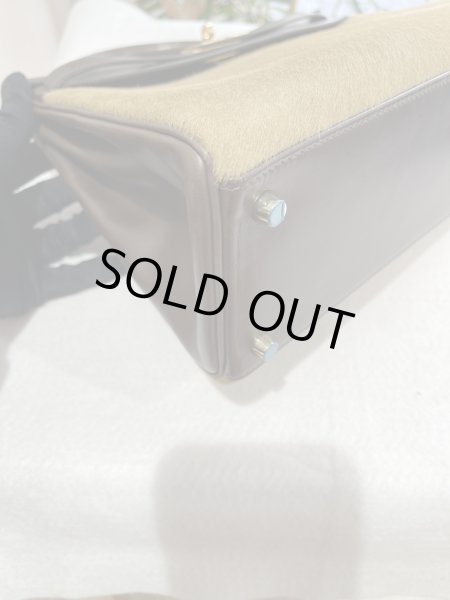 画像9: 【新品同様品】HERMES エルメスケリー 32 内縫い エバーカーフ×ヴォートロイカ エベーヌ×タバックキャメル ゴールド金具 K刻印□ ハラコ コンビ 中古 ハンドバッグ ショルダーバッグ 2WAYバッグ レディース 女性用 ブランド 本革 レザー ブラウン 希少 レア バック (9)