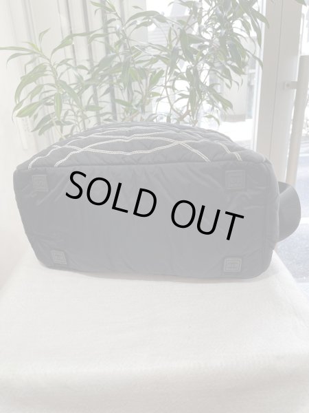 画像3: 【極美品】CHANEL シャネル ココマーク ロゴ 2WAY ボストンバッグ スポーツライン ナイロン×ラバー ブラック×ホワイト マットシルバー金具 中古 ショルダーバッグ ハンドバッグ レディース 女性用 メンズ 男性用 ユニセックス ブランド 黒 レア プレゼント バック (3)