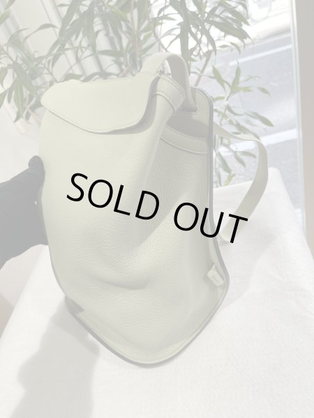 画像4: 【極美品】HERMES エルメス シェルパPM トリヨンクレマンス ライトグリーン D刻印□ ヴィンテージ 中古 リュックサック バックパック デイパック ショルダーバッグ ハンドバッグ レディース 女性用 ブランド 緑 本革 レザー カーフ 希少 レア プレゼント ギフト バック (4)