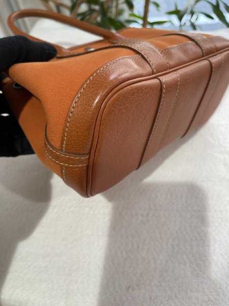 画像8: 【美品】HERMES エルメス ガーデンパーティ 23 TTPM トワルオフィシエ×ブッフル ポティロン シルバー金具 I刻印□ オレンジ 中古 ハンドバッグ クラッチバッグ セカンドバッグ ポーチ レディース 女性用 本革 レザー ブランド 希少 レア プレゼント ギフト バック (8)