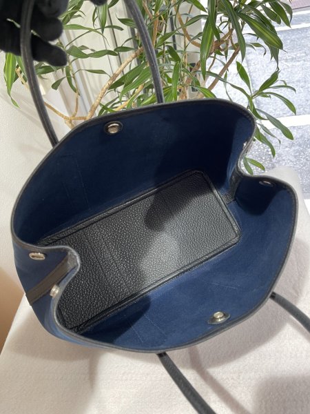 画像6: 【美品】HERMES エルメス ガーデンパーティ 30 TPM トワルアッシュ×ネゴンダ ブルーマルタ シルバー金具 R刻印□ ブルードマルト 中古 ハンドバッグ トートバッグ レディース 女性用 本革 レザー カーフ ブラック 青 黒 ブランド 希少 レア プレゼント ギフト バック (6)