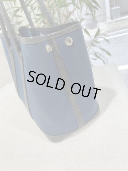 画像5: 【美品】HERMES エルメス ガーデンパーティ 30 TPM トワルアッシュ×ネゴンダ ブルーマルタ シルバー金具 R刻印□ ブルードマルト 中古 ハンドバッグ トートバッグ レディース 女性用 本革 レザー カーフ ブラック 青 黒 ブランド 希少 レア プレゼント ギフト バック (5)
