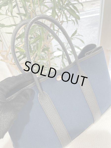 画像4: 【美品】HERMES エルメス ガーデンパーティ 30 TPM トワルアッシュ×ネゴンダ ブルーマルタ シルバー金具 R刻印□ ブルードマルト 中古 ハンドバッグ トートバッグ レディース 女性用 本革 レザー カーフ ブラック 青 黒 ブランド 希少 レア プレゼント ギフト バック (4)