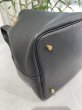 画像7: 【新品同様品】HERMES エルメス ピコタンロック 22 MM トリヨンクレマンス ブラック ゴールド金具 Y刻印 中古 ハンドバッグ レディース 女性用 ブランド 本革 レザー カーフ 黒 希少 レア プレゼント ギフト バック (7)