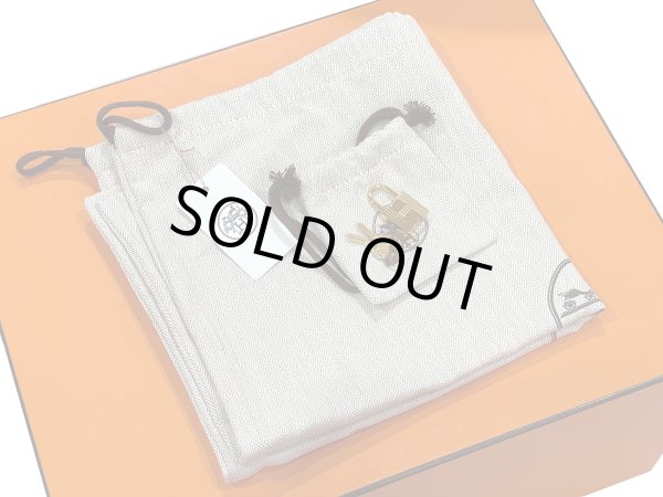 画像9: 【新品同様品】HERMES エルメス ピコタンロック 22 MM トリヨンクレマンス ブラック ゴールド金具 Y刻印 中古 ハンドバッグ レディース 女性用 ブランド 本革 レザー カーフ 黒 希少 レア プレゼント ギフト バック (9)