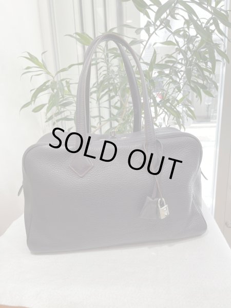 画像1: 【美品】HERMES エルメス ヴィクトリア 35 トリヨンクレマンス レザン シルバー金具 L刻印□ ボストンバッグ ヴィンテージ ダークパープル 中古 ハンドバッグ トートバッグ ショルダーバッグ レディース 女性用 ブランド 本革 レザー 希少 レア プレゼント バック (1)