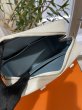 画像7: 【美品】HERMES エルメス プリュム 28　ヴォーエプソン ホワイト×ブルージーン シルバー金具 I刻印□ バイカラー 中古 ハンドバッグ ショルダーバッグ トートバッグ レディース 女性用 ブランド 本革 レザー カーフ 白 青 希少 レア プレゼント ギフト バック (7)
