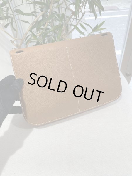 画像3: 【新品同様品】HERMES エルメス アルザン 31 トリヨンクレマンス ゴールド ゴールド金具 B刻印 5WAYバッグ ハンドバッグ ショルダーバッグ クラッチバッグ レディース 女性用 本革 レザー カーフ ブランド ブラウン 茶色 希少 レア プレゼント ギフト バック (3)