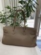画像2: 【美品】HERMES エルメス ショルダーバーキン 42 トゴ エトゥープ シルバー金具 N刻印□ 新型 中古 ショルダーバッグ ハンドバッグ トートバッグ レディース 女性用 ブランド グレー 本革 レザー カーフ 希少 レア プレゼント ギフト バック (2)