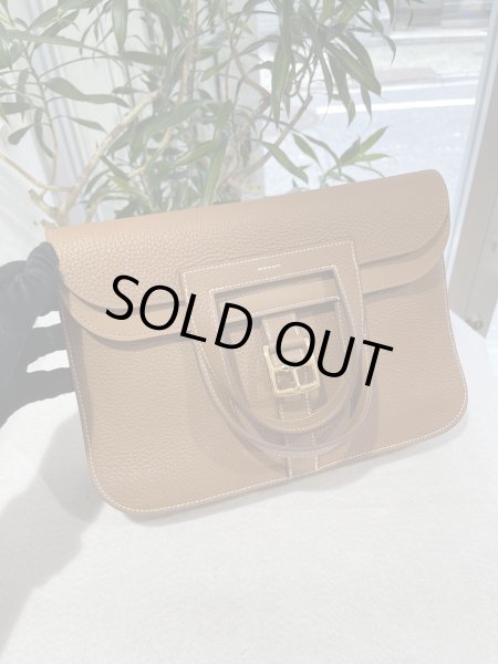 画像2: 【新品同様品】HERMES エルメス アルザン 31 トリヨンクレマンス ゴールド ゴールド金具 B刻印 5WAYバッグ ハンドバッグ ショルダーバッグ クラッチバッグ レディース 女性用 本革 レザー カーフ ブランド ブラウン 茶色 希少 レア プレゼント ギフト バック (2)