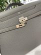 画像4: 【新品同様品】HERMES エルメス ケリー デペッシュ 36 トゴ グリメイヤー シルバー金具 U刻印 中古 ブリーフケース ビジネスバッグ ハンドバッグ 書類バッグ トートバッグ メンズ レディース ブランド 本革 レザー カーフ グレー 希少 レア プレゼント ギフト バック (4)