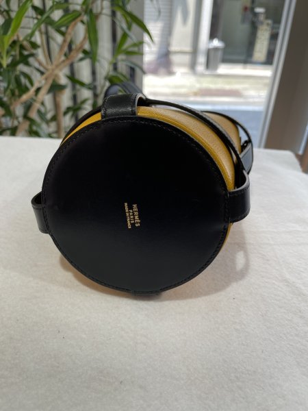 画像4: 【美品】HERMES エルメス ミュズリエール ボックスカーフ×クシュベル ブラック×ブリック×イエロー ゴールド金具 U刻印〇 ヴィンテージ 中古 ハンドバッグ ショルダーバッグ レディース 女性用 ブラウン ブランド 本革 レザー プレゼント ギフト 希少 レア バック (4)