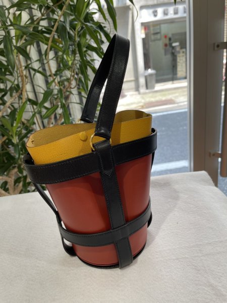 画像10: 【美品】HERMES エルメス ミュズリエール ボックスカーフ×クシュベル ブラック×ブリック×イエロー ゴールド金具 U刻印〇 ヴィンテージ 中古 ハンドバッグ ショルダーバッグ レディース 女性用 ブラウン ブランド 本革 レザー プレゼント ギフト 希少 レア バック (10)