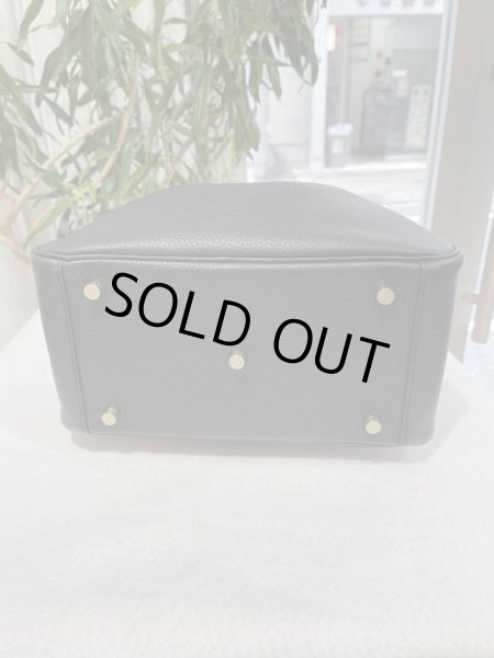 画像3: 【新品同様品】HERMES エルメス リンディ 26 トリヨンクレマンス ブラック ゴールド金具 U刻印 未使用品 ハンドバッグ ショルダーバッグ 2WAYバッグ レディース 女性用 ブランド 本革 レザー カーフ 黒 希少 レア プレゼント ギフト バック (3)