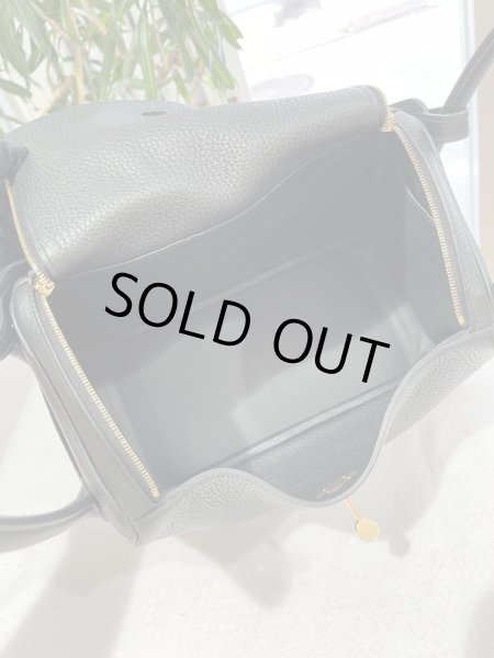 画像7: 【新品同様品】HERMES エルメス リンディ 26 トリヨンクレマンス ブラック ゴールド金具 U刻印 未使用品 ハンドバッグ ショルダーバッグ 2WAYバッグ レディース 女性用 ブランド 本革 レザー カーフ 黒 希少 レア プレゼント ギフト バック (7)