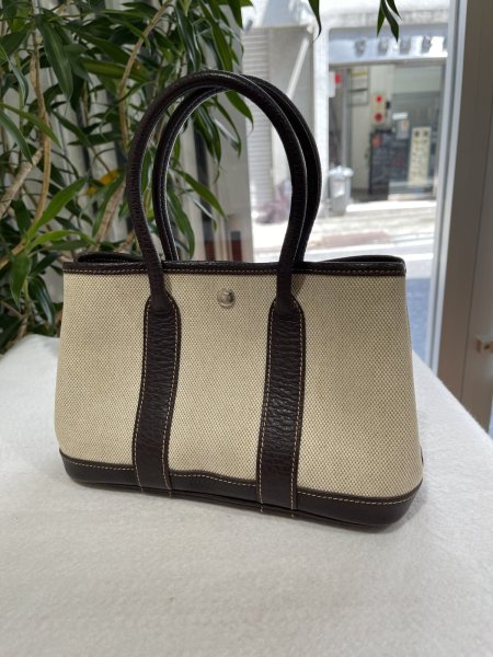 画像2: 【美品】HERMES エルメス ガーデンパーティ 23 TTPM トワルアッシュ×ブッフル マロン シルバー金具 I刻印□ ブラウン 中古 ハンドバッグ クラッチバッグ セカンドバッグ ポーチ レディース 女性用 本革 レザー ブランド 茶色 希少 レア プレゼント ギフト バック (2)