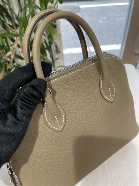 画像4: 【新品】【未使用品】HERMES エルメス ボリード 1923 25 ヴォーエプソン エトゥープ シルバー金具 U刻印 ハンドバッグ ショルダーバッグ 2WAYバッグ レディース 女性用 本革 レザー カーフ グレー ブランド 希少 レア プレゼント ギフト バック (4)