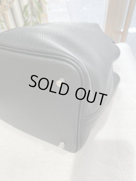 画像8: 【新品同様品】HERMES エルメス ピコタンロック 22 MM トリヨンクレマンス ブラック シルバー金具 D刻印 中古 ハンドバッグ レディース 女性用 ブランド 本革 レザー カーフ 黒 希少 レア プレゼント ギフト バック (8)