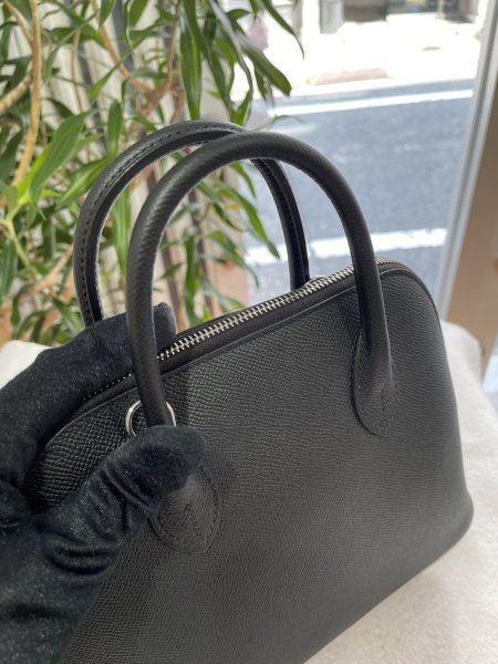 画像4: 【新品】【未使用品】HERMES エルメス ボリード 1923 25 ヴォーエプソン ブラック シルバー金具 K刻印 ハンドバッグ ショルダーバッグ 2WAYバッグ レディース 女性用 本革 レザー カーフ 黒 ブランド 希少 レア プレゼント ギフト バック (4)