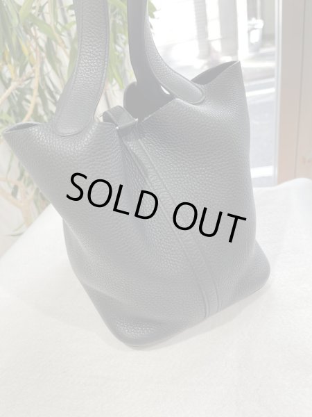 画像5: 【新品同様品】HERMES エルメス ピコタンロック 22 MM トリヨンクレマンス ブラック シルバー金具 D刻印 中古 ハンドバッグ レディース 女性用 ブランド 本革 レザー カーフ 黒 希少 レア プレゼント ギフト バック (5)