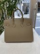 画像2: 【新品】【未使用品】HERMES エルメス バーキン 25 セリエ ヴォーエプソン エトゥープ ゴールド金具 D刻印 グレー 外縫い ハンドバッグ レディース 女性用 本革 レザー カーフ ブランド 希少 レア プレゼント ギフト バック (2)