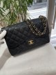 画像1: 【新品同様品】CHANEL シャネル A58600 マトラッセ 30 チェーンショルダー キャビアスキン ブラック ゴールド金具 Wフラップ 20番台 中古 ハンドバッグ デカマトラッセ ダブルフラップ レディース 女性用 黒 ブランド レザー 希少 レア プレゼント ギフト バック (1)