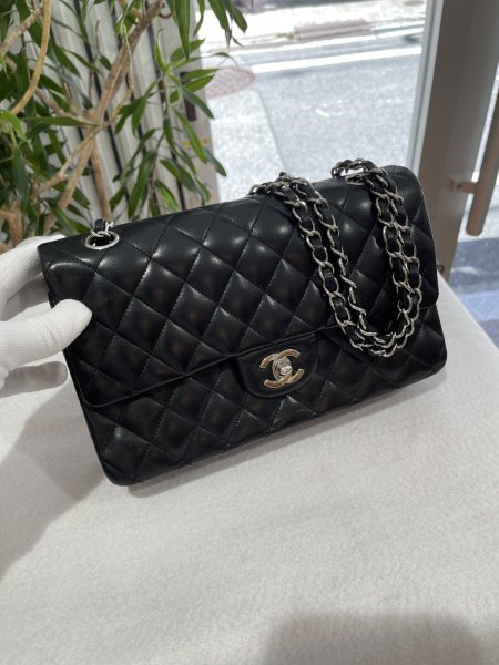 画像1: 【美品】CHANEL シャネル A01112 マトラッセ 25 チェーンショルダー ラムスキン ブラック シルバー金具 Wフラップ 11番台 中古 ハンドバッグ ショルダーバッグ ダブルフラップ レディース 女性用 黒 ブランド レザー カーフ 希少 レア プレゼント ギフト バック (1)