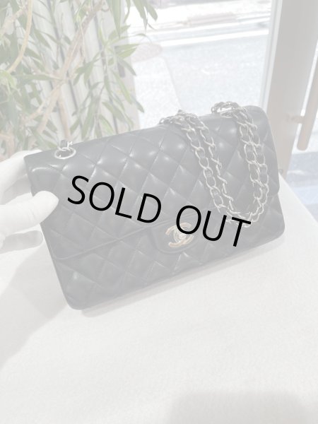 画像1: 【美品】CHANEL シャネル A01112 マトラッセ 25 チェーンショルダー ラムスキン ブラック シルバー金具 Wフラップ 11番台 中古 ハンドバッグ ショルダーバッグ ダブルフラップ レディース 女性用 黒 ブランド レザー カーフ 希少 レア プレゼント ギフト バック (1)