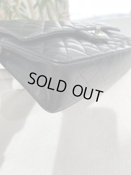 画像8: 【美品】CHANEL シャネル A01112 マトラッセ 25 チェーンショルダー ラムスキン ブラック シルバー金具 Wフラップ 11番台 中古 ハンドバッグ ショルダーバッグ ダブルフラップ レディース 女性用 黒 ブランド レザー カーフ 希少 レア プレゼント ギフト バック (8)