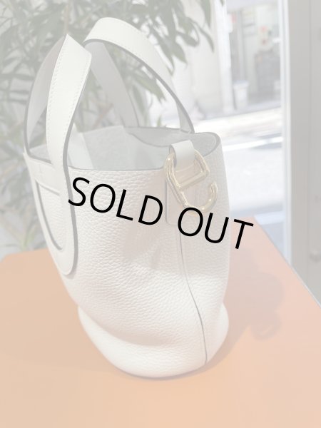 画像4: 【新品】【未使用品】HERMES エルメス インザループ 18 トリヨンクレマンス×スイフト ニューホワイト ゴールド金具 B刻印 ハンドバッグ レディース 女性用 ブランド 本革 レザー カーフ 白 希少 レア プレゼント ギフト バック (4)