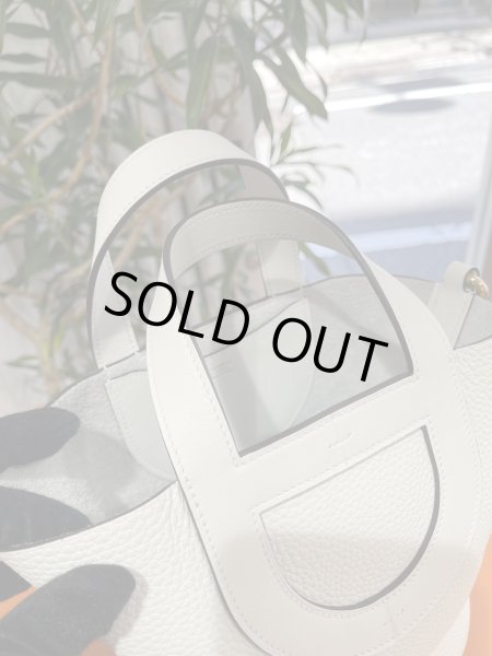 画像5: 【新品】【未使用品】HERMES エルメス インザループ 18 トリヨンクレマンス×スイフト ニューホワイト ゴールド金具 B刻印 ハンドバッグ レディース 女性用 ブランド 本革 レザー カーフ 白 希少 レア プレゼント ギフト バック (5)
