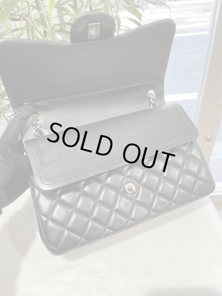 画像6: 【新品同様品】CHANEL シャネル A58600 マトラッセ 30 チェーンショルダー ラムスキン ブラック シルバー金具 Wフラップ 17番台 中古 ハンドバッグ デカマトラッセ ダブルフラップ レディース 女性用 黒 ブランド レザー カーフ 希少 レア プレゼント ギフト バック (6)