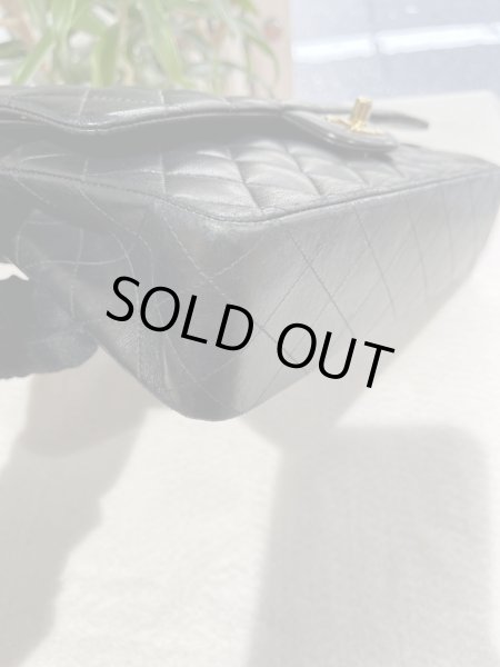 画像9: 【美品】CHANEL シャネルA01112 マトラッセ 25 チェーンショルダー ラムスキン ブラック ゴールド金具 Wフラップ 16番台 中古 ハンドバッグ ショルダーバッグ ダブルフラップ レディース 女性用 黒 ブランド レザー カーフ 希少 レア プレゼント ギフト バック (9)