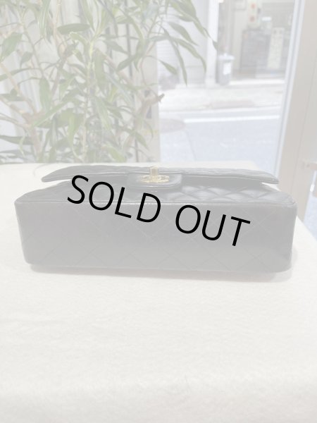 画像3: 【美品】CHANEL シャネルA01112 マトラッセ 25 チェーンショルダー ラムスキン ブラック ゴールド金具 Wフラップ 16番台 中古 ハンドバッグ ショルダーバッグ ダブルフラップ レディース 女性用 黒 ブランド レザー カーフ 希少 レア プレゼント ギフト バック (3)