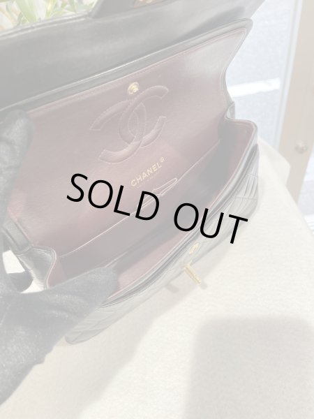 画像8: 【美品】CHANEL シャネルA01112 マトラッセ 25 チェーンショルダー ラムスキン ブラック ゴールド金具 Wフラップ 16番台 中古 ハンドバッグ ショルダーバッグ ダブルフラップ レディース 女性用 黒 ブランド レザー カーフ 希少 レア プレゼント ギフト バック (8)