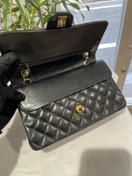 画像6: 【美品】CHANEL シャネルA01112 マトラッセ 25 チェーンショルダー ラムスキン ブラック ゴールド金具 Wフラップ 16番台 中古 ハンドバッグ ショルダーバッグ ダブルフラップ レディース 女性用 黒 ブランド レザー カーフ 希少 レア プレゼント ギフト バック (6)