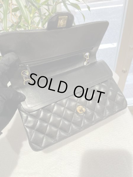 画像6: 【美品】CHANEL シャネルA01112 マトラッセ 25 チェーンショルダー ラムスキン ブラック ゴールド金具 Wフラップ 16番台 中古 ハンドバッグ ショルダーバッグ ダブルフラップ レディース 女性用 黒 ブランド レザー カーフ 希少 レア プレゼント ギフト バック (6)
