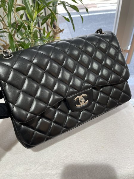 画像4: 【新品同様品】CHANEL シャネル A58600 マトラッセ 30 チェーンショルダー ラムスキン ブラック シルバー金具 Wフラップ 17番台 中古 ハンドバッグ デカマトラッセ ダブルフラップ レディース 女性用 黒 ブランド レザー カーフ 希少 レア プレゼント ギフト バック (4)