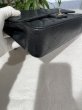 画像9: 【美品】CHANEL シャネルA01112 マトラッセ 25 チェーンショルダー キャビアスキン ブラック シルバー金具 Wフラップ 13番台 中古 ハンドバッグ ショルダーバッグ ダブルフラップ レディース 女性用 黒 ブランド レザー カーフ 希少 レア プレゼント ギフト バック (9)