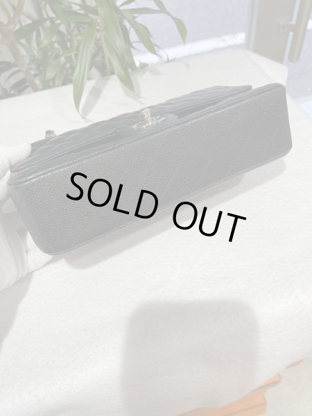 画像4: 【美品】CHANEL シャネルA01112 マトラッセ 25 チェーンショルダー キャビアスキン ブラック シルバー金具 Wフラップ 13番台 中古 ハンドバッグ ショルダーバッグ ダブルフラップ レディース 女性用 黒 ブランド レザー カーフ 希少 レア プレゼント ギフト バック (4)