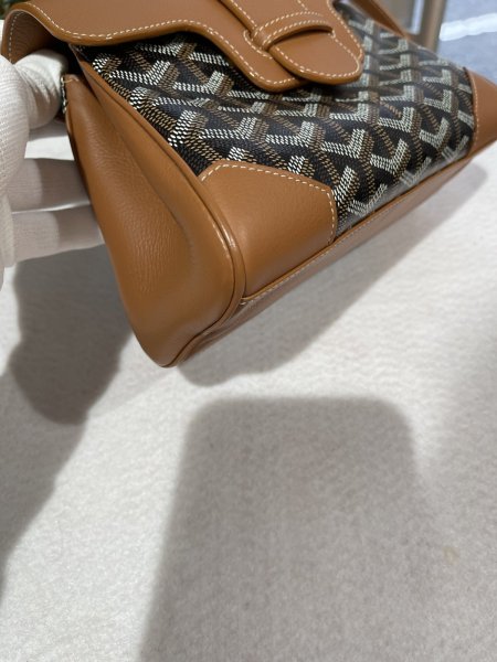 画像9: 【新品同様品】Goyard ゴヤール サイゴン ミニ 2WAY ハンドバッグ ヘリンボーン PVCコーティングキャンバス×レザー ブラック×ブラウン シルバー金具 中古 ハンドバッグ ショルダーバッグ 2WAYバッグ レディース 女性用 ブランド 黒 希少 レア プレゼント バック (9)