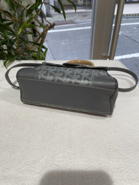 画像3: 【美品】Goyard ゴヤール サイゴン ミニ 2WAY ハンドバッグ ヘリンボーン PVCコーティングキャンバス×レザー グレー シルバー金具 中古 ハンドバッグ ショルダーバッグ 2WAYバッグ レディース 女性用 ブランド 黒 希少 レア プレゼント バック (3)