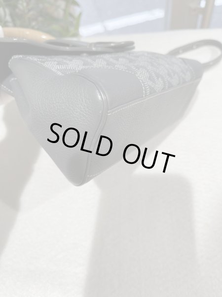 画像9: 【美品】Goyard ゴヤール サイゴン ミニ 2WAY ハンドバッグ ヘリンボーン PVCコーティングキャンバス×レザー グレー シルバー金具 中古 ハンドバッグ ショルダーバッグ 2WAYバッグ レディース 女性用 ブランド 黒 希少 レア プレゼント バック (9)