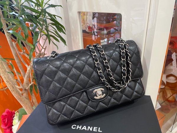 画像1: 【極美品】CHANEL シャネル A01112 マトラッセ 25 チェーンショルダー キャビアスキン ブラック シルバー金具 Wフラップ 30番台 中古 ハンドバッグ ショルダーバッグ ダブルフラップ レディース 女性用 黒 ブランド レザー カーフ 希少 レア プレゼント ギフト バック (1)