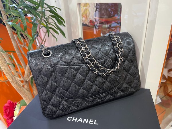 画像2: 【極美品】CHANEL シャネル A01112 マトラッセ 25 チェーンショルダー キャビアスキン ブラック シルバー金具 Wフラップ 30番台 中古 ハンドバッグ ショルダーバッグ ダブルフラップ レディース 女性用 黒 ブランド レザー カーフ 希少 レア プレゼント ギフト バック (2)